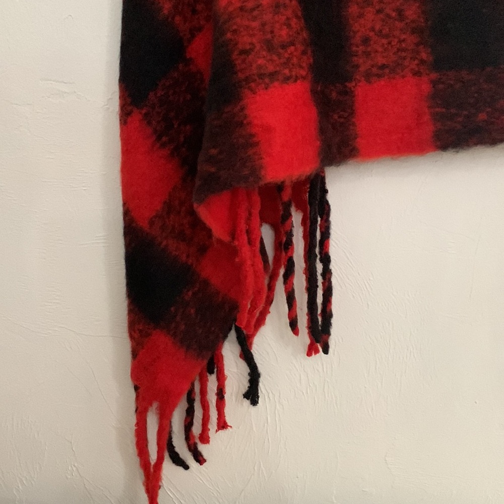 Poncho - Picture 2 of 5